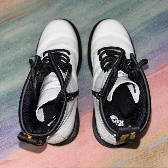 DR DOC MARTENS 1460 COMBAT BOOTS WHITE LEATHER LACE UP women’s size 5 - Picture 5 of 8